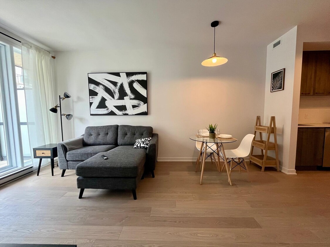 Primary Photo - 1485 Rue Des Bassins