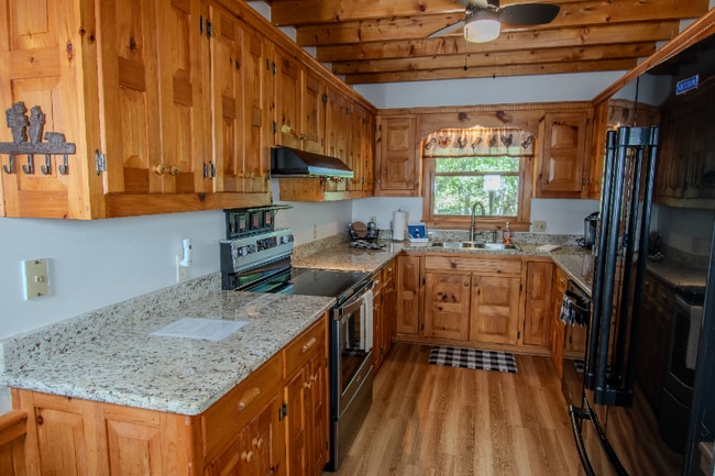 Building Photo - 328 Sharp Top Cir