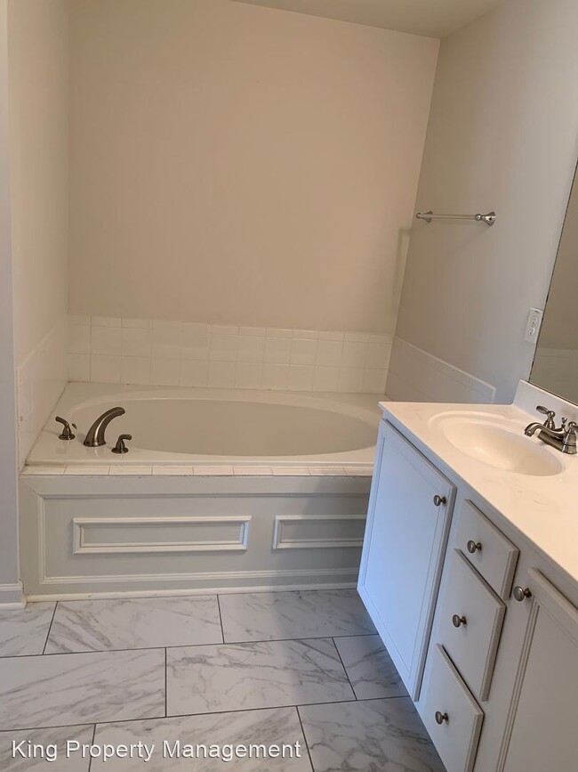 Building Photo - 2 br, 2.5 bath House - 93 Puttenum Way