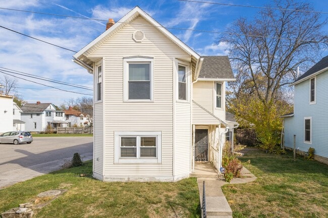 Building Photo - 2402 East Ave