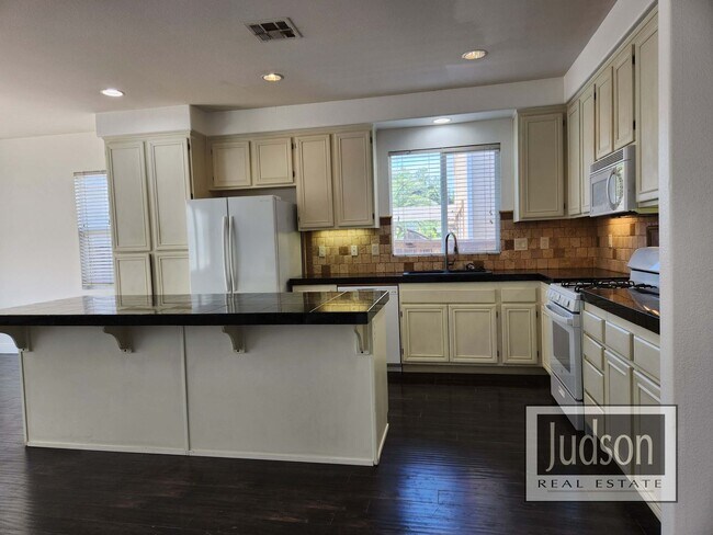 Building Photo - 31519 McCartney Dr