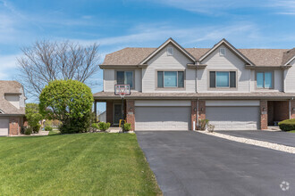 Building Photo - 8320 Chestnut Ct