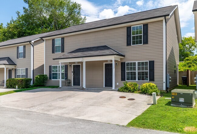 Foto del edificio - 4730 Forest Landing Way