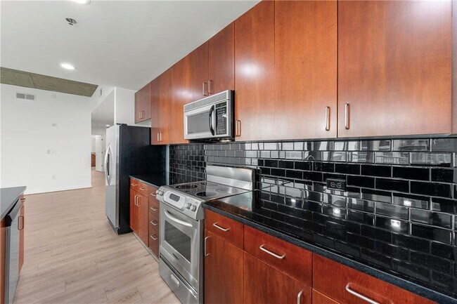 Foto del edificio - 361 17th NW St