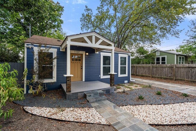 Building Photo - 1137 Nickols Ave