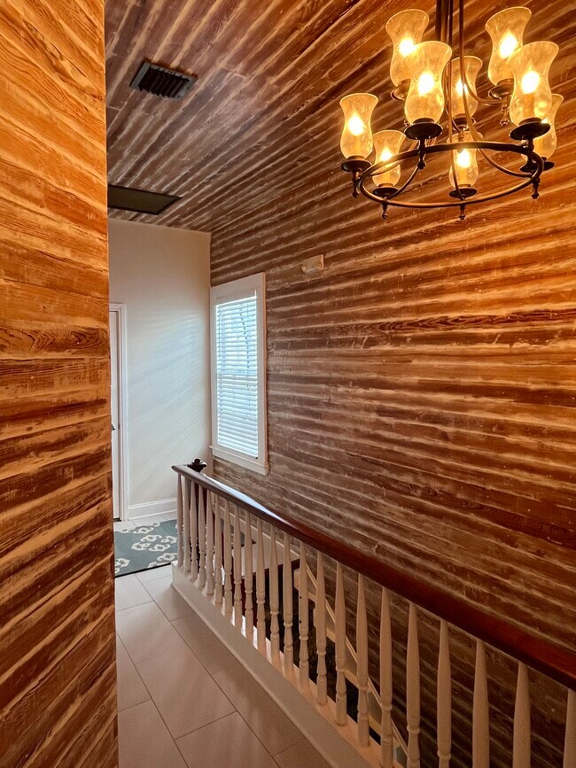 Pasillo - 828 White St