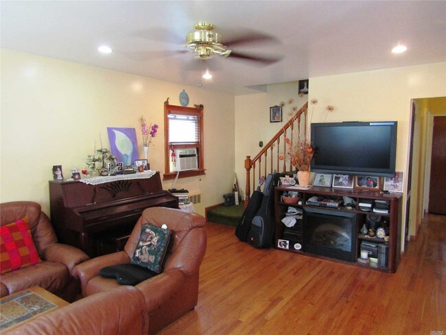 Foto del edificio - 88-16 Moline St