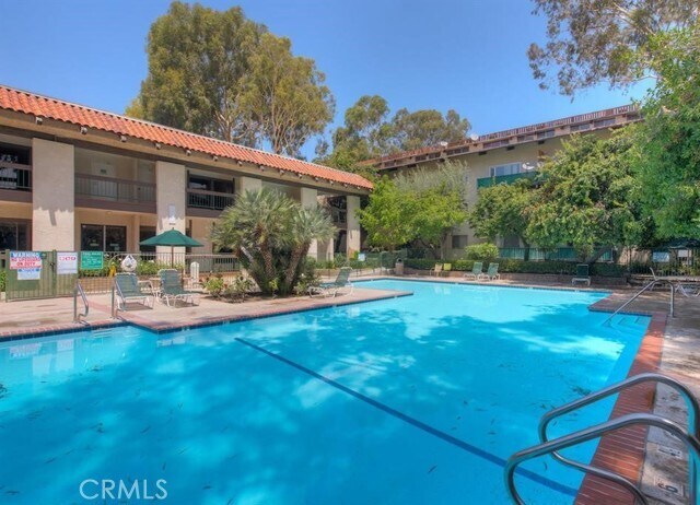 Foto del edificio - 5460 White Oak Ave