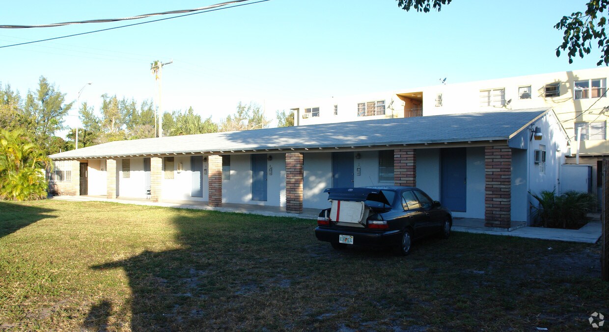Foto del edificio - 2627 Palm Ave