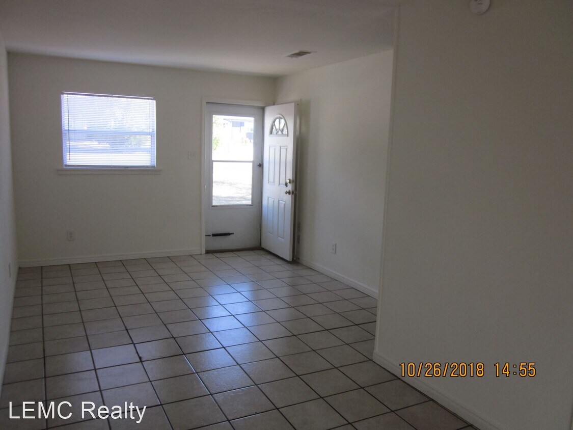 3 br, 1.5 bath House 2523 N. Wilson Unit 1 House Rental in Amarillo