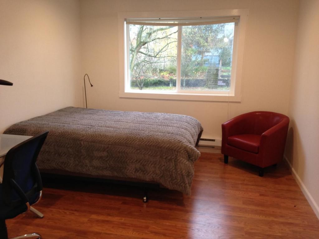 Foto principal - 5112 Latona Ave NE