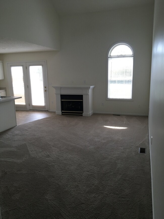 Building Photo - 931 Jasmine Dr