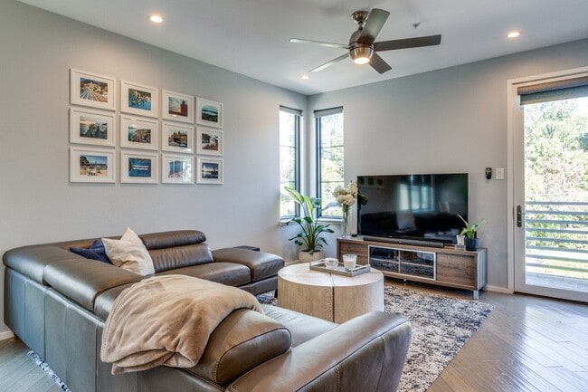 Foto del edificio - 6100 Hudson Street, Unit 1