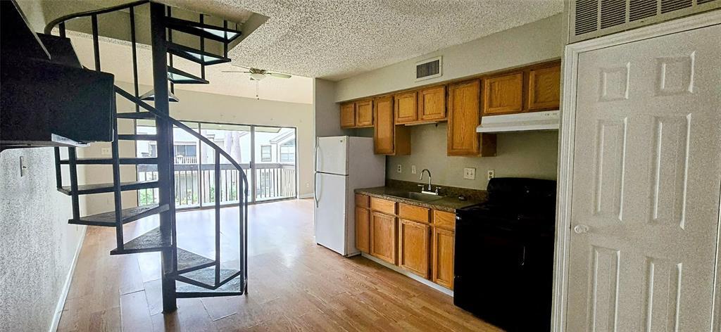Foto principal - 12900 Walden Rd