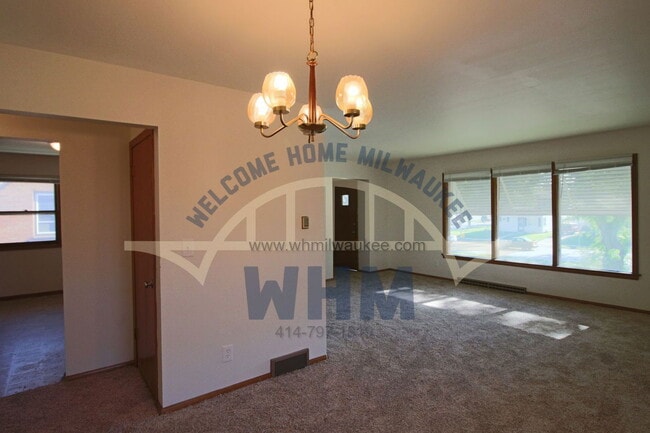 Building Photo - 8526 W Appleton Ave