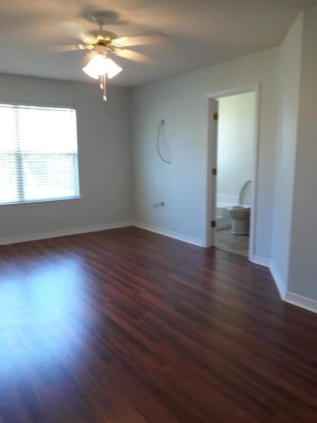 Building Photo - 8204 Cosica Blvd