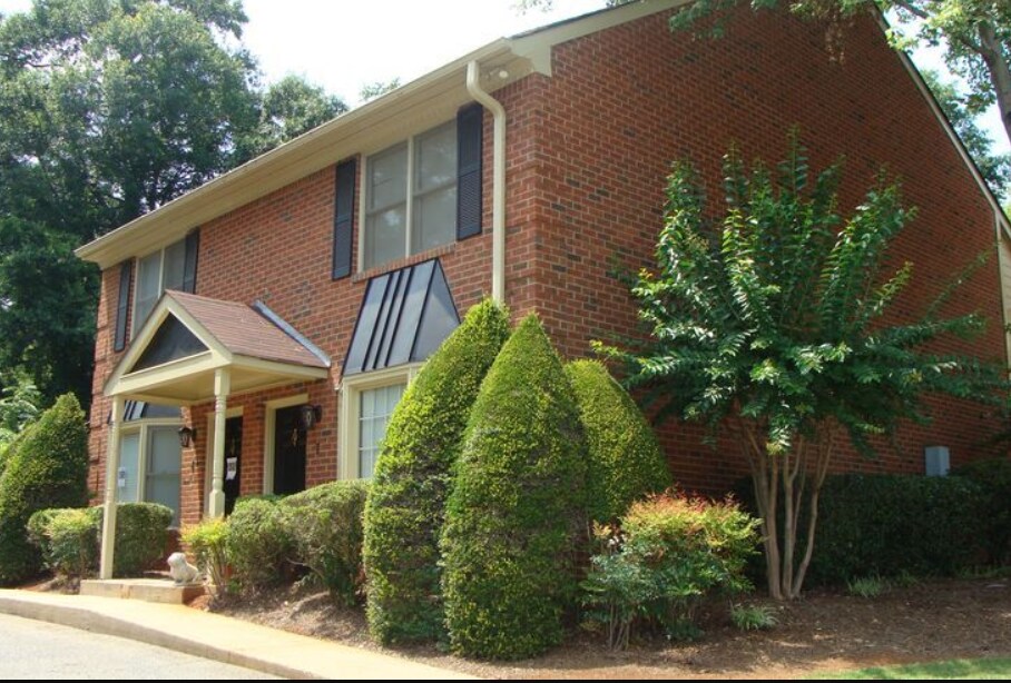 End Unit near UGA Track - 211 W Rutherford St