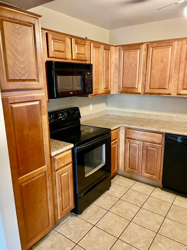Kitchen - 10055 E Mountainview Lake Dr