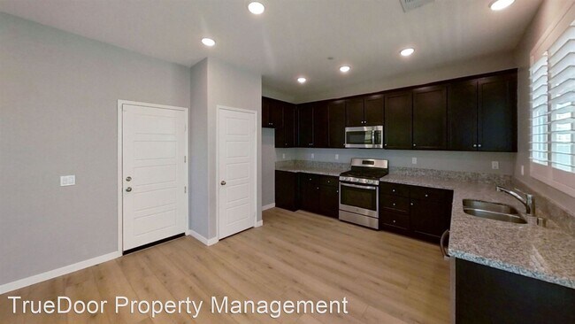 Building Photo - 3 br, 2.5 bath House - 854 Blue Orchid