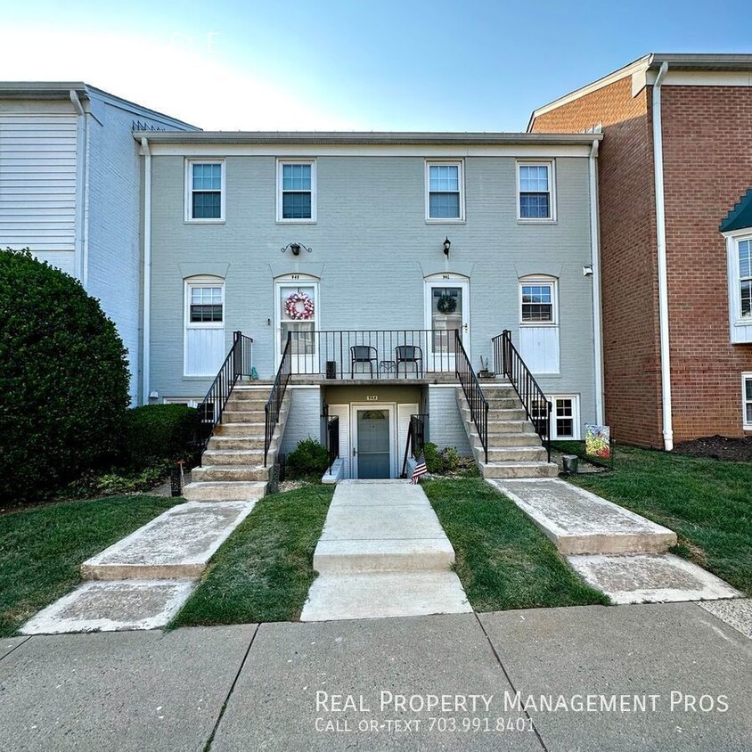 Foto principal - Charming Condo Near Old Town Warrenton wit...