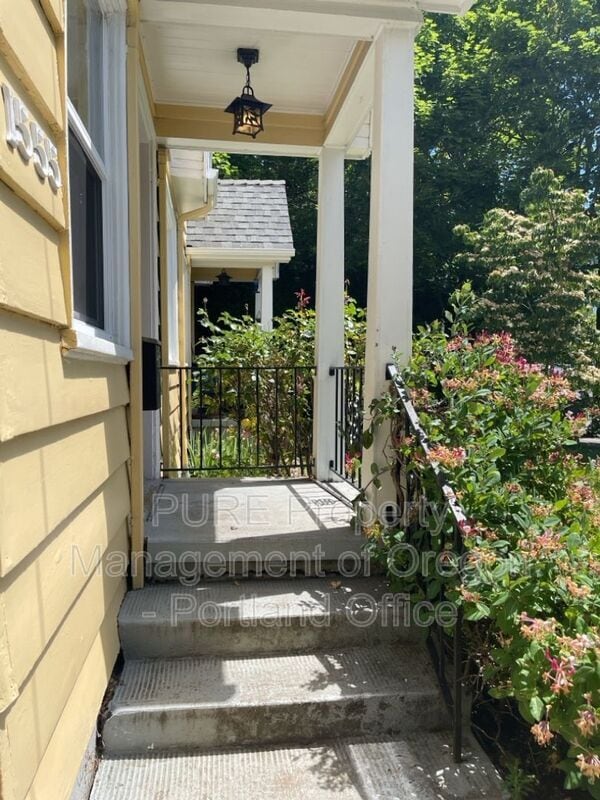 Building Photo - 1555 N Killingsworth St