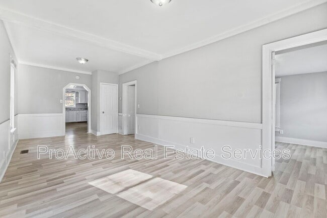 Building Photo - 1217 Hull St