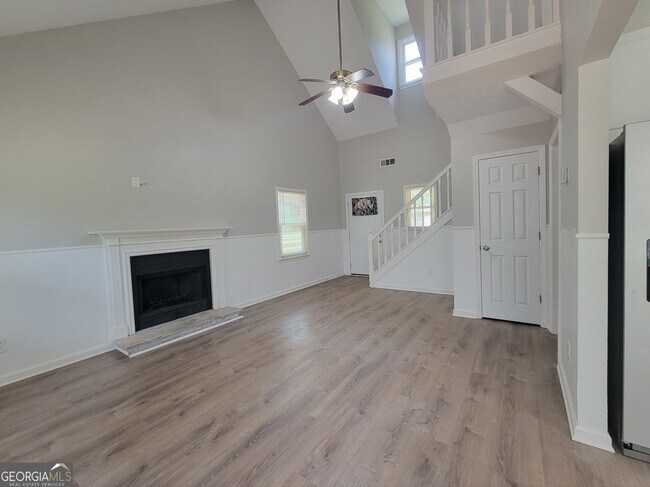 Foto del edificio - 611 Leigh Ct