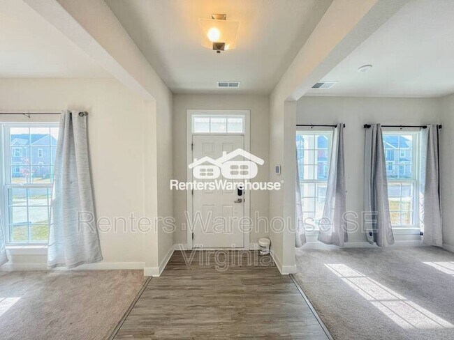 Building Photo - 246 Goldenstar Ln