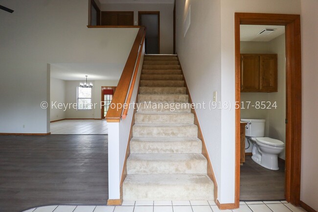Building Photo - Recently Updated 3 Bed 2.5 Bath in Bixby - Move in Ready!