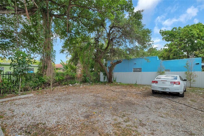 Foto del edificio - 5422 NW 5 Ave