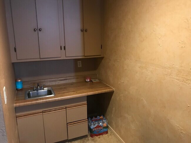 Building Photo - 1345 Leland Way