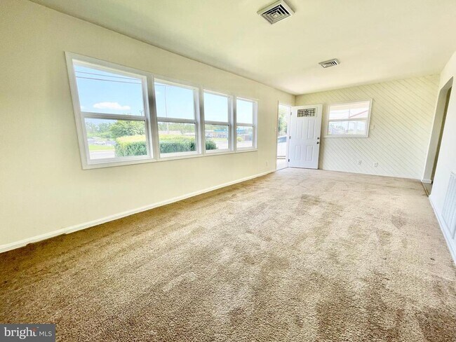 Foto del edificio - 1416 S Governors Ave