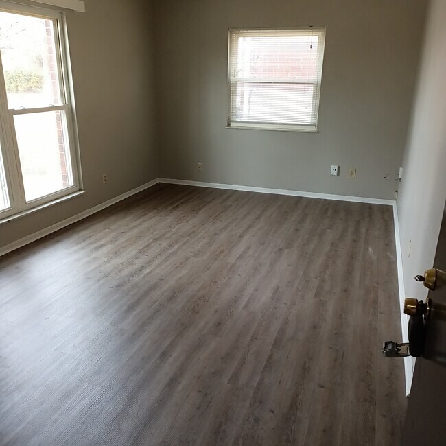 Foto del edificio - 10366 Parkman Dr