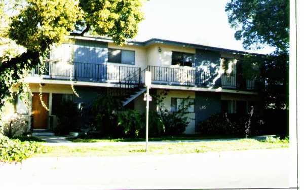 Foto principal - 1915-1921 Yosemite Dr