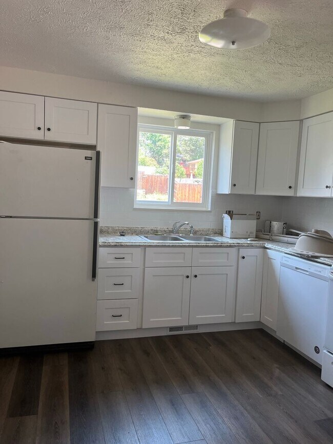 Foto del edificio - 3 Bedroom Apartment Duplex in Longmont