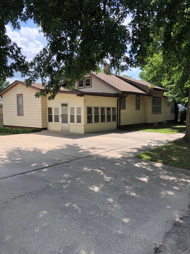 1700 S Clinton St, Sioux City, IA 51106 House Rental in Sioux City