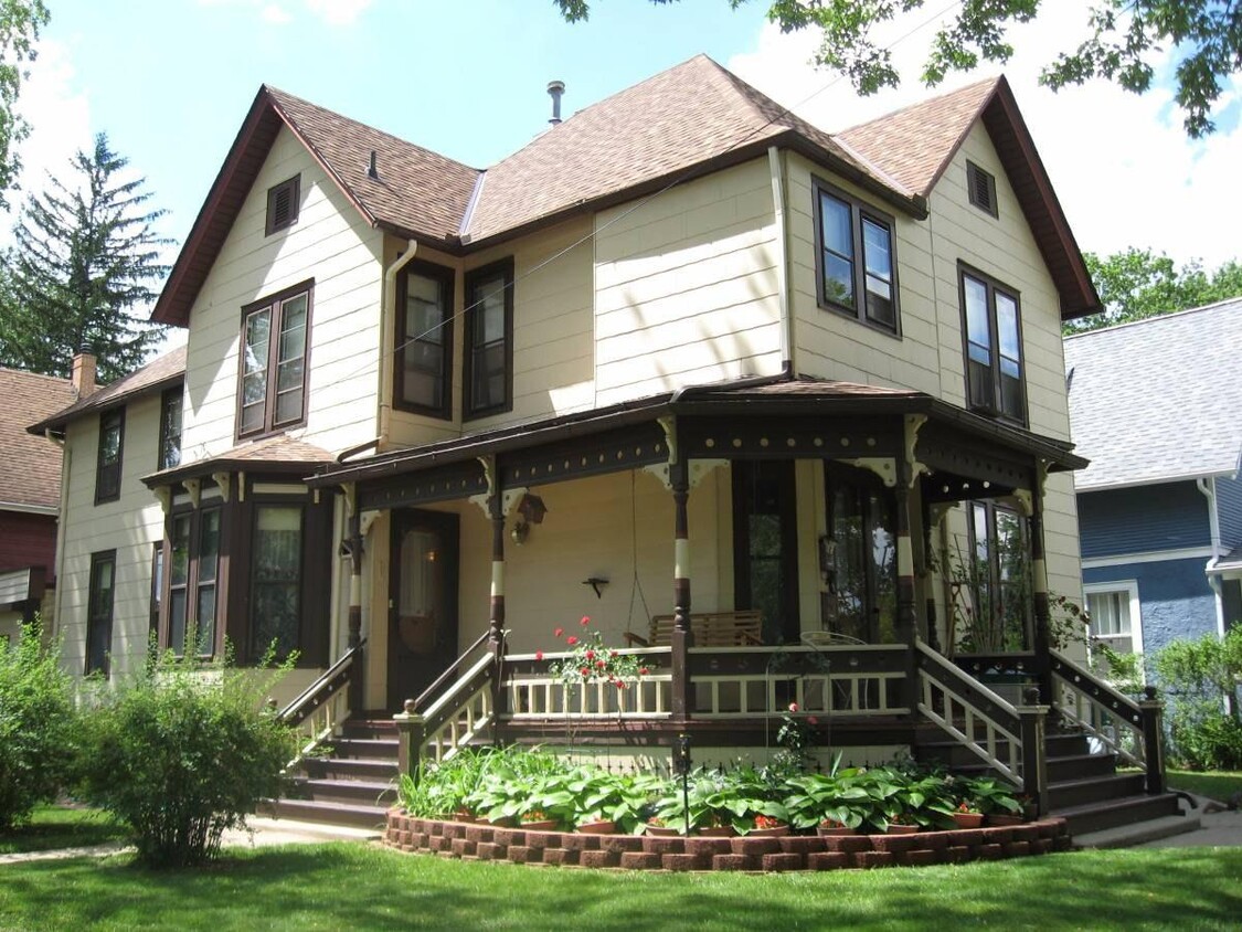Primary Photo - 454 S 1st St