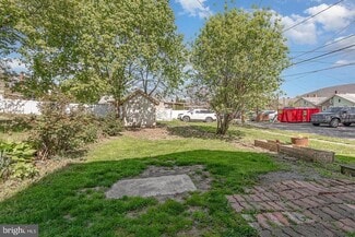 Building Photo - 422 Mulberry St