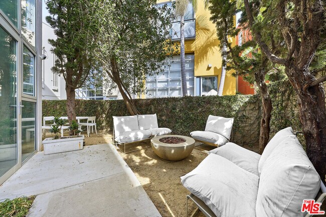 Foto del edificio - 2100 Abbot Kinney Blvd