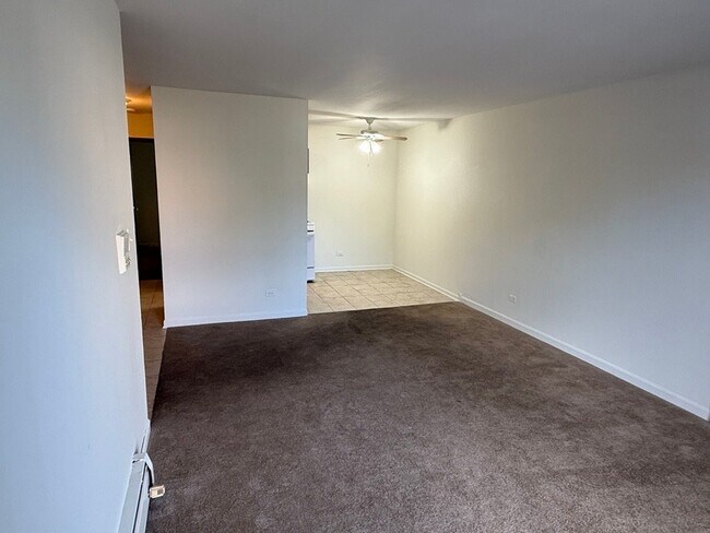Foto del edificio - 351 Hawthorne Cir