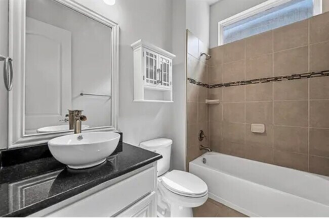 Foto del edificio - 1018 Ivy Charm Way