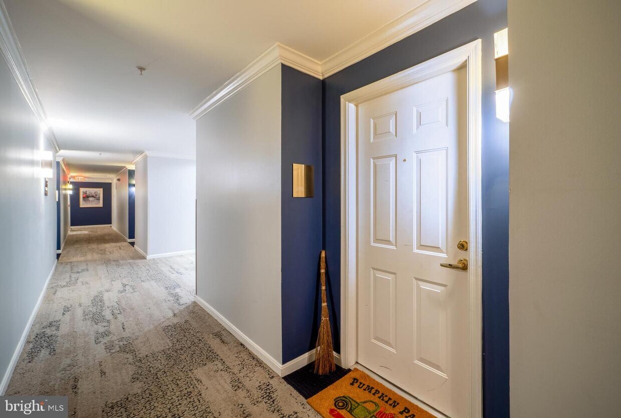 5116 Donovan Dr Unit 408, Alexandria, VA 22304 Room for Rent in