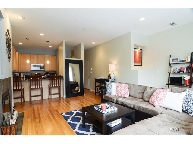 Building Photo - 1051 N Wolcott Ave