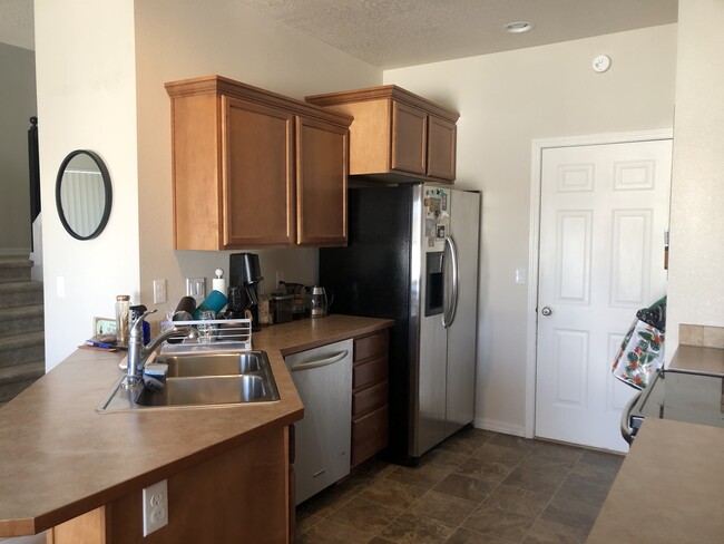 Building Photo - 1459 SW Sagebrush Ln