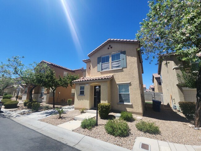 Building Photo - Spacious 2 Story home close to 215 Freeway!
