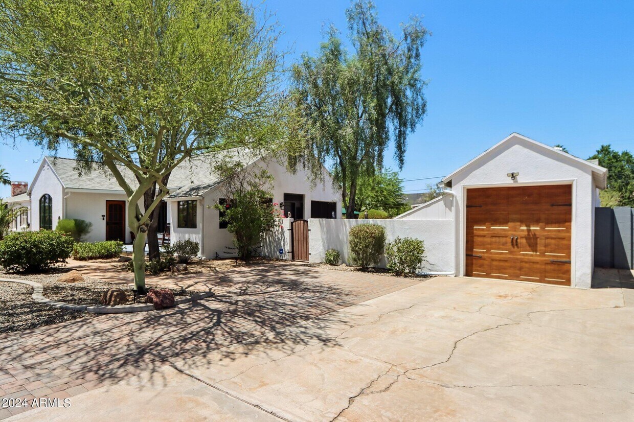 Foto principal - 930 W Moreland St