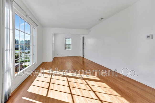 Foto del edificio - 8776 Jefferson Ave