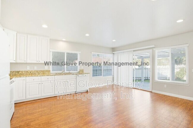 Building Photo - 3772 Scottsdale Dr