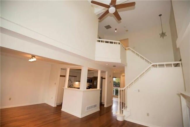 Building Photo - 3421 Park Pl