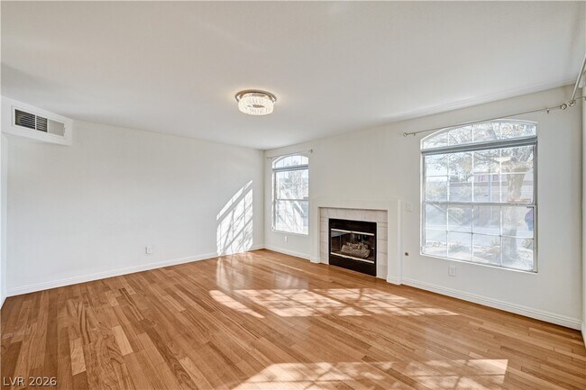 Building Photo - 1602 Coyote Run Dr